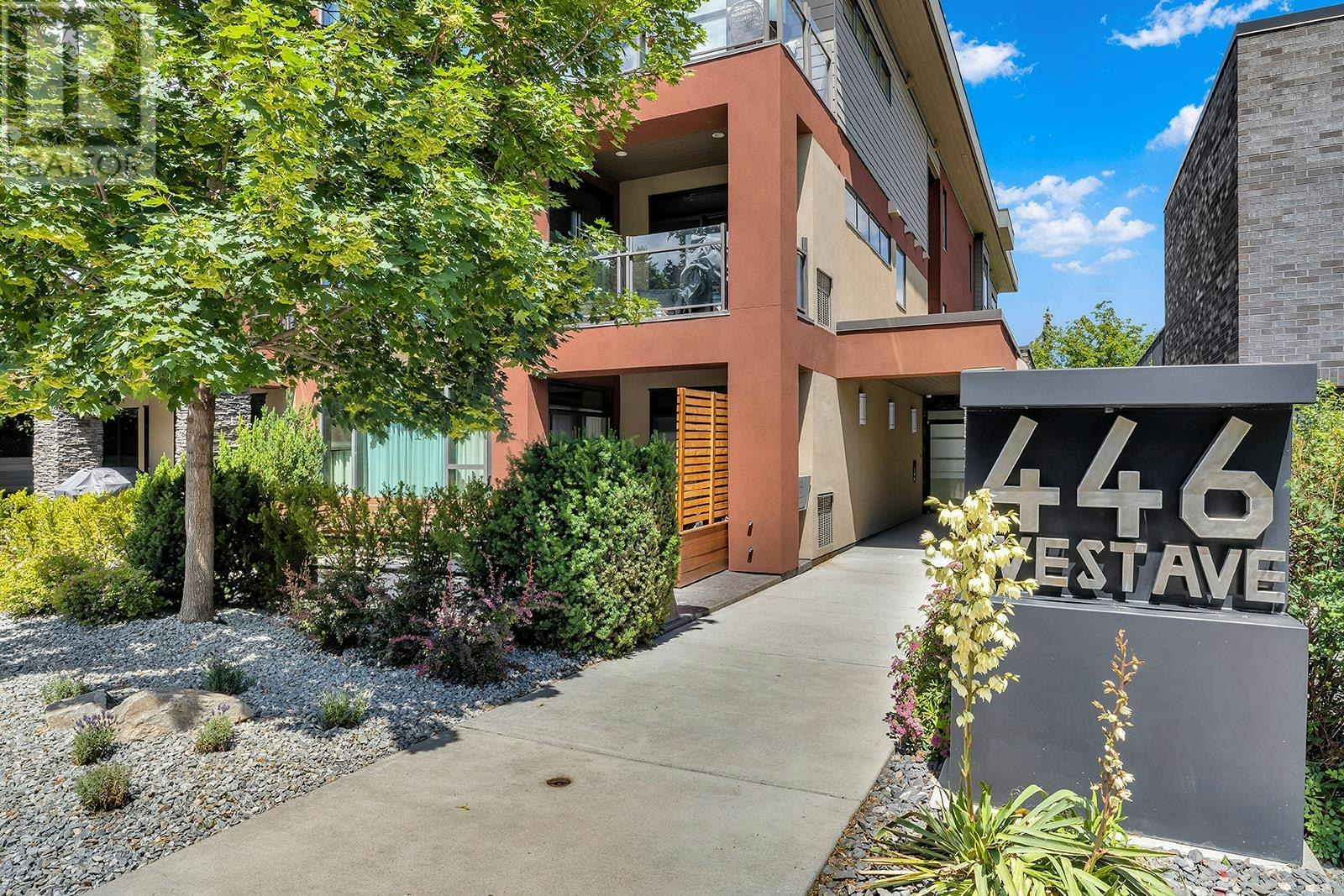 302-446 West Avenue, Kelowna, BC, V1Y 4Z2 - 3