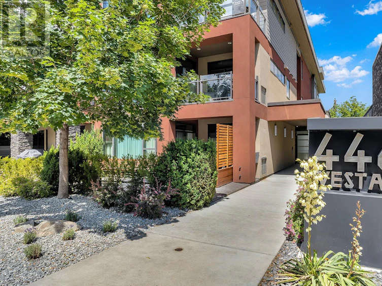 302-446 West Avenue, Kelowna, BC, V1Y 4Z2 - 3