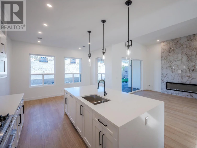 1125 Antler Drive, Penticton, BC, V2A 9G6 - 3