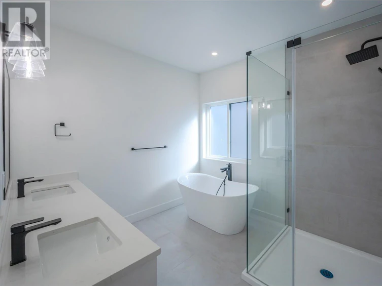 1125 Antler Drive, Penticton, BC, V2A 9G6 - 37
