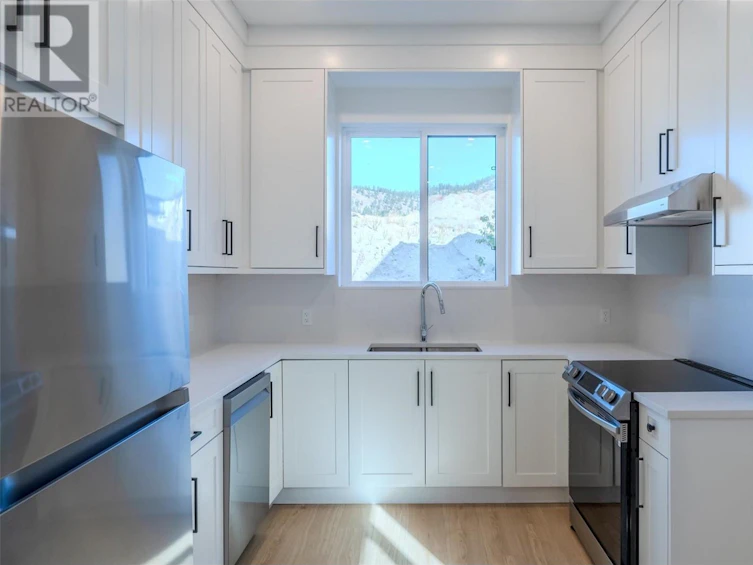 1125 Antler Drive, Penticton, BC, V2A 9G6 - 55
