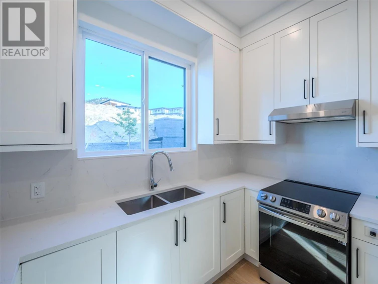 1125 Antler Drive, Penticton, BC, V2A 9G6 - 56