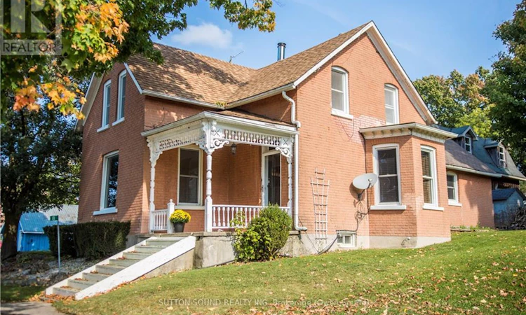 8 Elizabeth Drive