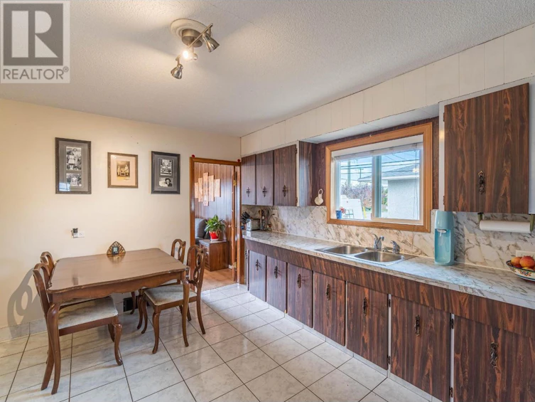 538 Linden Avenue, Kamloops, BC, V2B 2N6 - 9