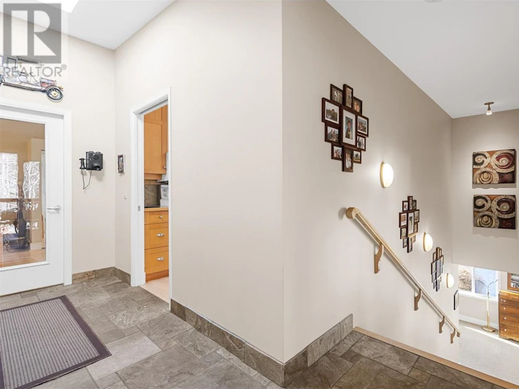 1924 Dewdney Road, Kelowna, BC, V1V 2C3 - 32
