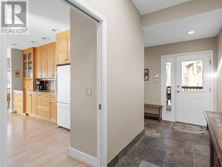 1924 Dewdney Road, Kelowna, BC, V1V 2C3 - 45