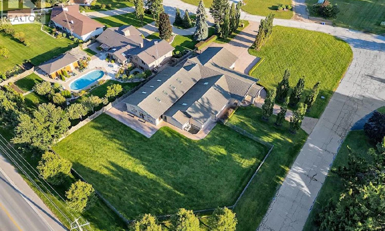 1530 Ravine Line