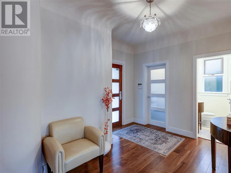 2094 Abbott Street, Kelowna, BC, V1Y 1C6 - 11