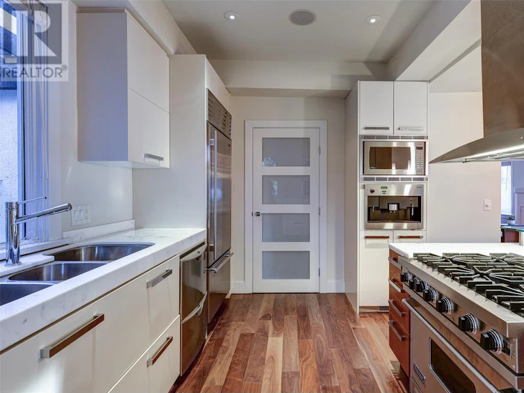 2094 Abbott Street, Kelowna, BC, V1Y 1C6 - 17