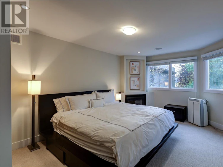 2094 Abbott Street, Kelowna, BC, V1Y 1C6 - 20
