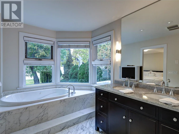 2094 Abbott Street, Kelowna, BC, V1Y 1C6 - 21