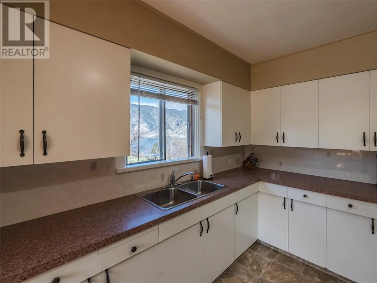 105 Spruce Road, Penticton, BC, V2A 8V9 - 37
