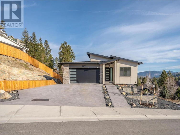 3271 Evergreen Drive, Penticton, BC, V2A 9A9 - 3