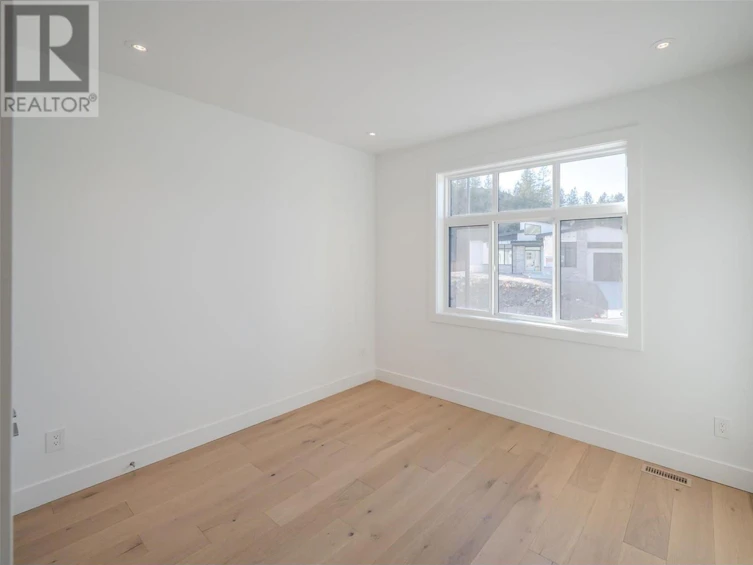 3271 Evergreen Drive, Penticton, BC, V2A 9A9 - 30