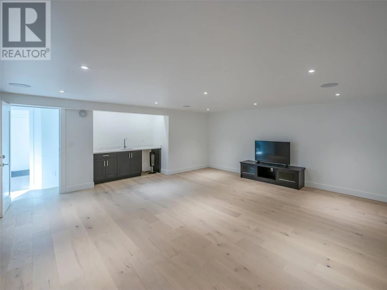 3271 Evergreen Drive, Penticton, BC, V2A 9A9 - 34