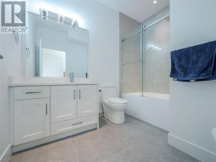 3271 Evergreen Drive, Penticton, BC, V2A 9A9 - 36