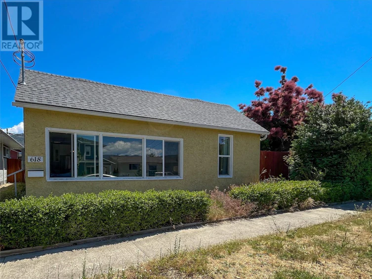618 Papineau Street, Penticton, BC, V2A 4X7