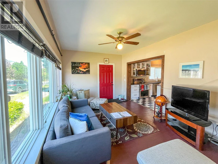 618 Papineau Street, Penticton, BC, V2A 4X7 - 9