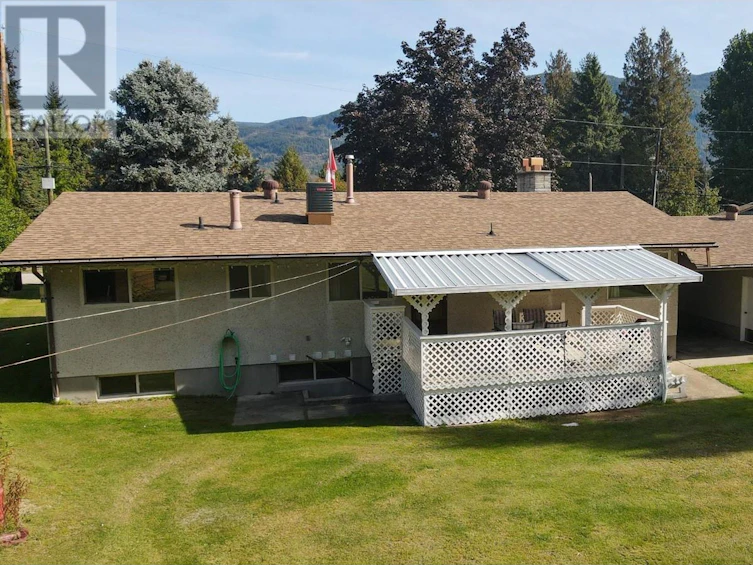 2108 10th Avenue, Castlegar, BC, V1N 2Z7 - 6