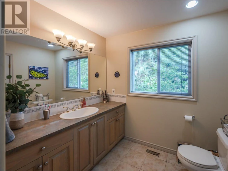 310 Spruce Avenue, Kaleden, BC, V0H 1K0 - 19