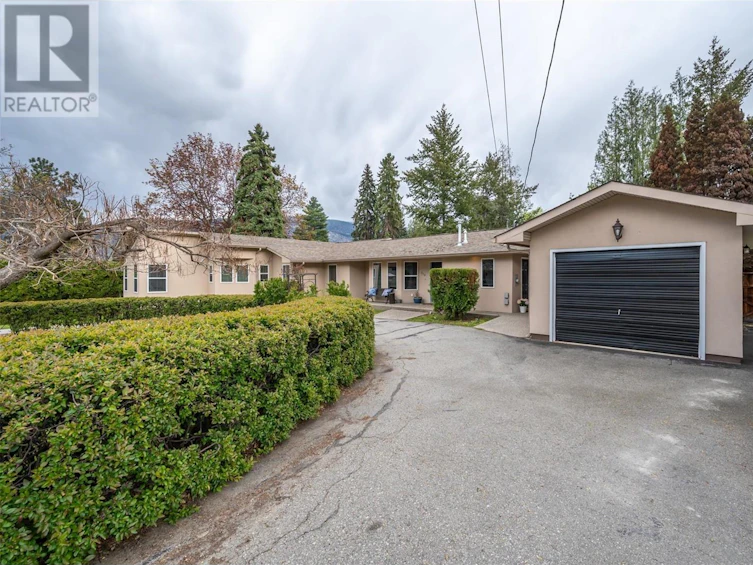 310 Spruce Avenue, Kaleden, BC, V0H 1K0 - 2