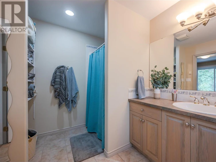 310 Spruce Avenue, Kaleden, BC, V0H 1K0 - 20