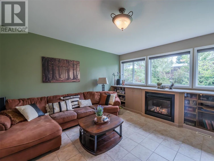 310 Spruce Avenue, Kaleden, BC, V0H 1K0 - 29