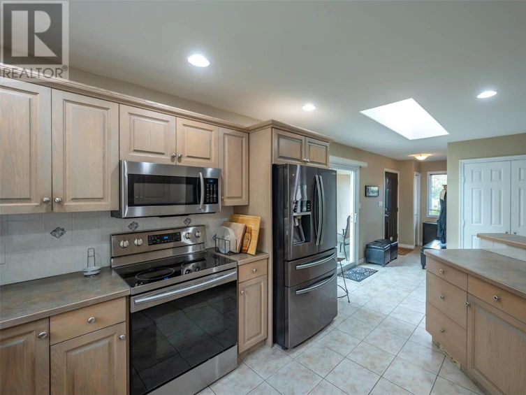 310 Spruce Avenue, Kaleden, BC, V0H 1K0 - 36