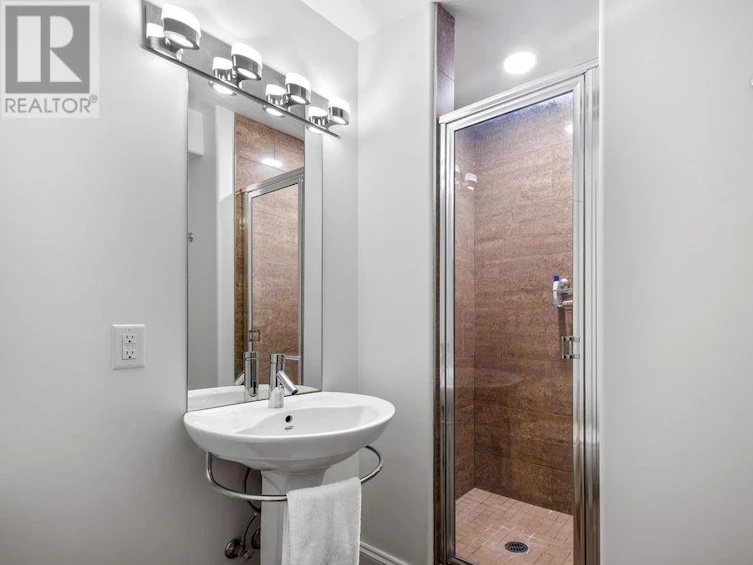 203-136 Front Street, Penticton, BC, V2A 1H1 - 16