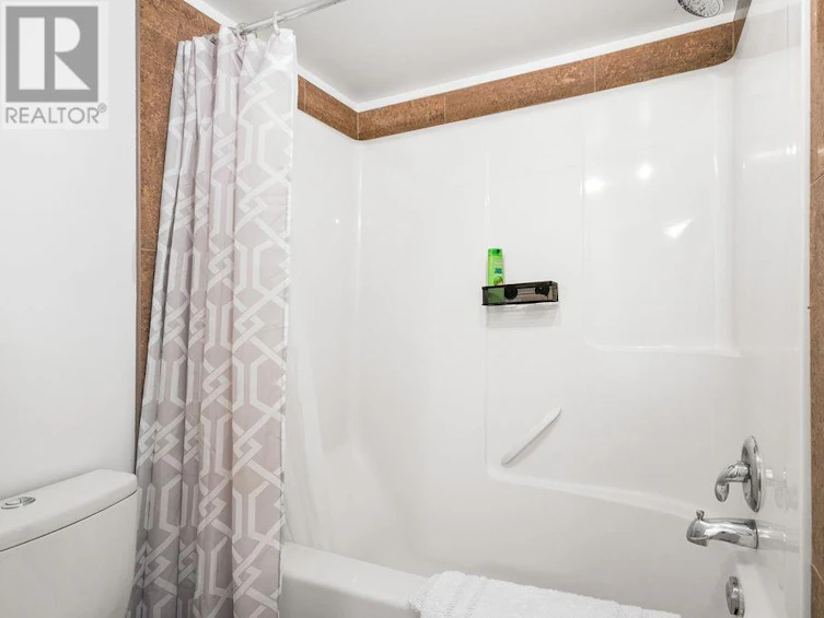 203-136 Front Street, Penticton, BC, V2A 1H1 - 21