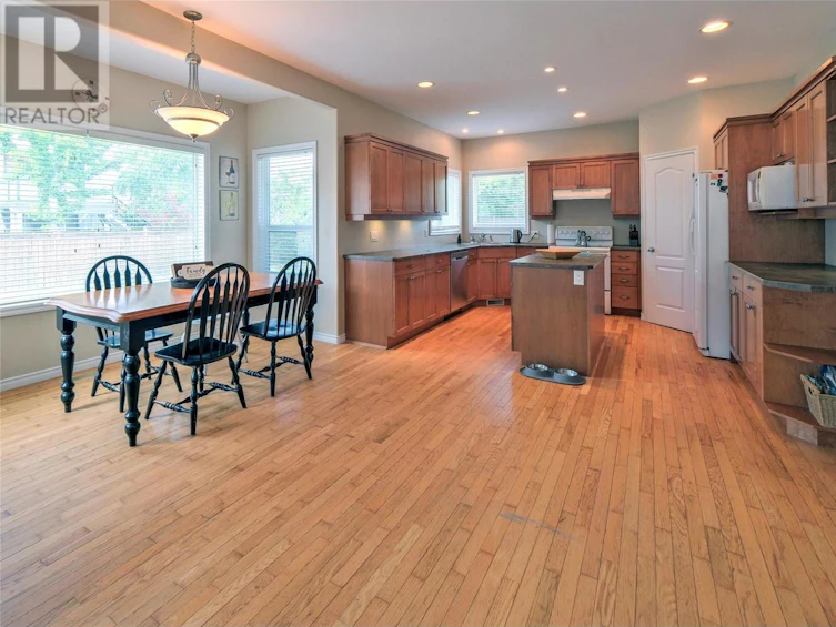 880 Arbor View Drive, Kelowna, BC, V1W 5B5 - 19