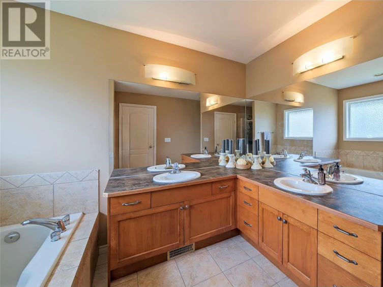 880 Arbor View Drive, Kelowna, BC, V1W 5B5 - 42