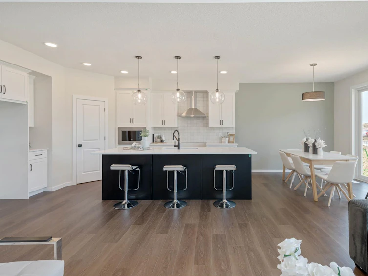 8418 228a Street NW, Edmonton, AB, T5T 4A3 - 2