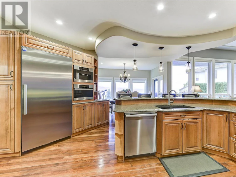 376 Uplands Court, Kelowna, BC, V1W 4J7 - 9