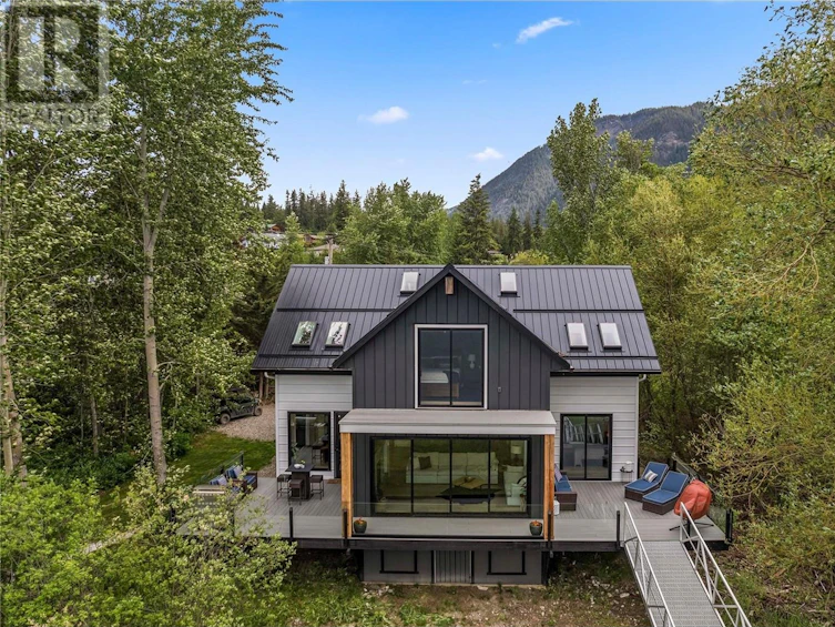 3700 Sunnybrae Canoe Point Road, Tappen, BC, V0E 2X1 - 28