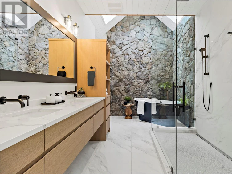 3700 Sunnybrae Canoe Point Road, Tappen, BC, V0E 2X1 - 53