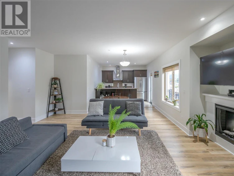 310-250 Waterford Avenue, Penticton, BC, V2A 3T8 - 5