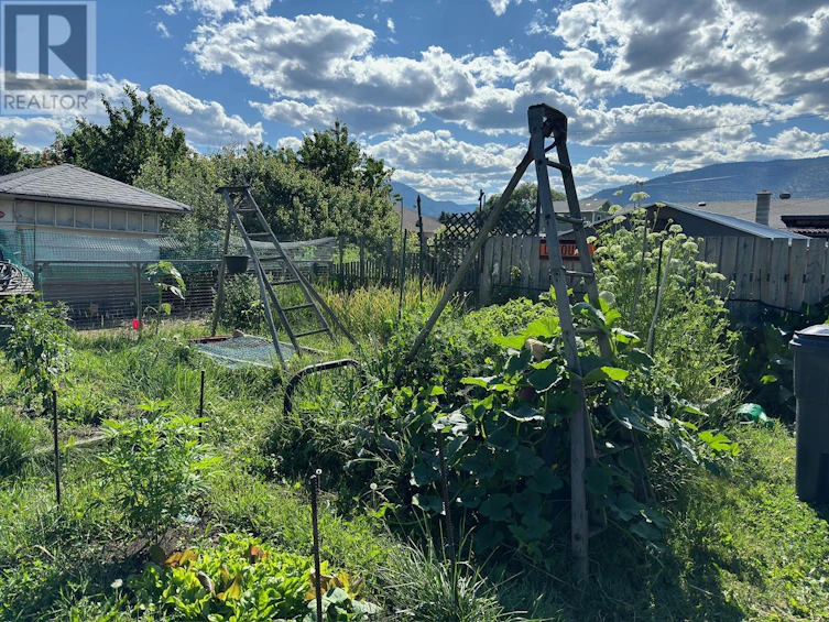 403 Conklin Avenue, Penticton, BC, V2A 2T3 - 41