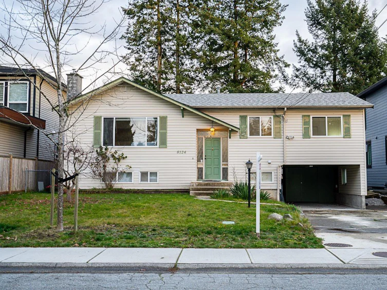 8124 116a, Delta, BC, V4C 5Y8