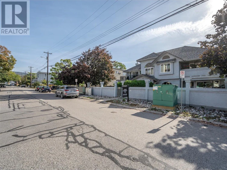 203-250 Scott Avenue, Penticton, BC, V2A 2J5 - 34