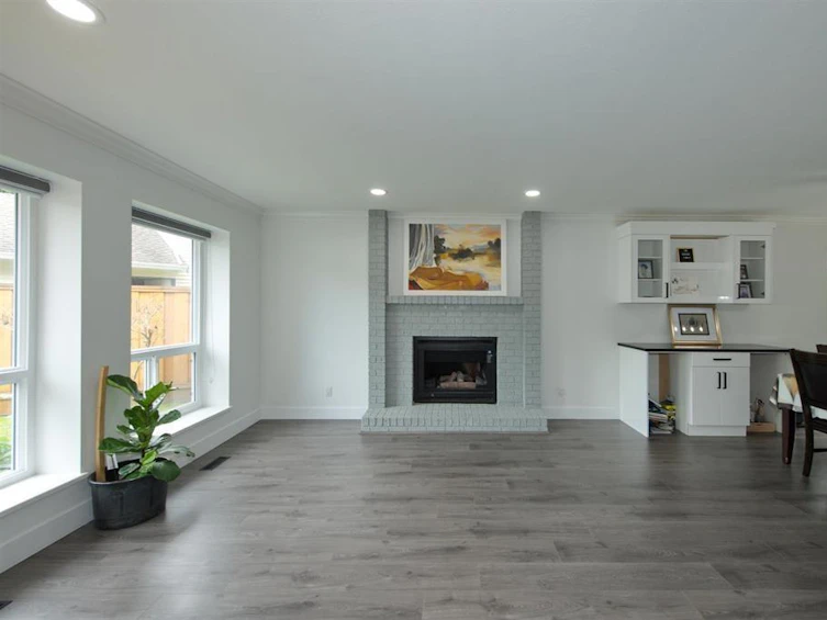 6049 133a, Surrey, BC, V3X 2K3 - 2