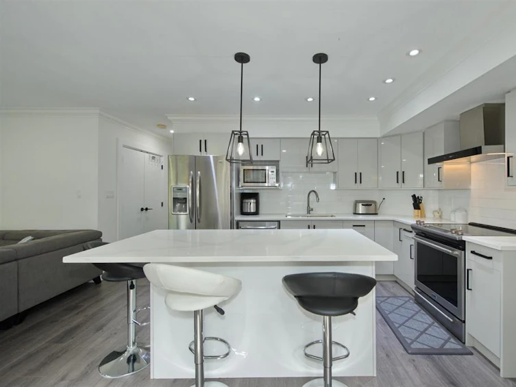 6049 133a, Surrey, BC, V3X 2K3 - 4