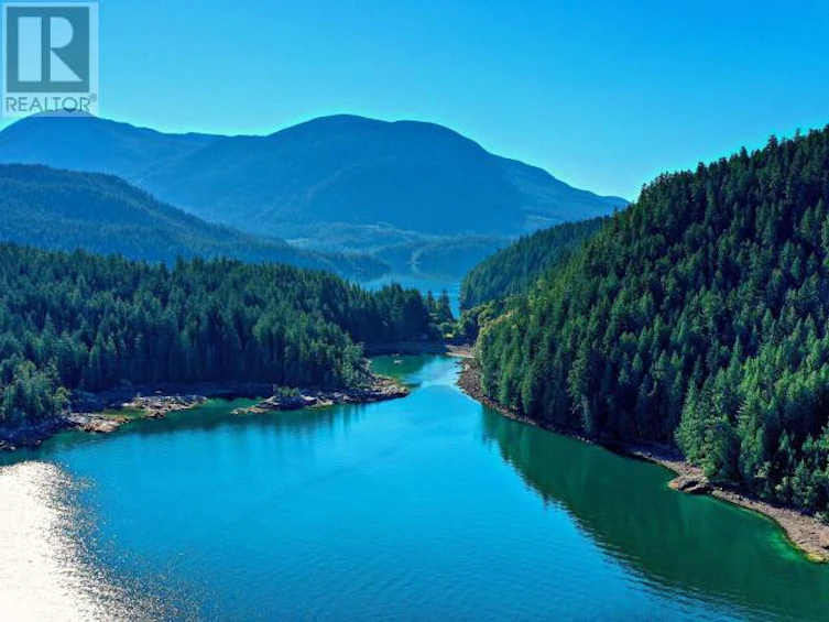 Portage Cove, Campbell River Area Small Islands, BC - 3