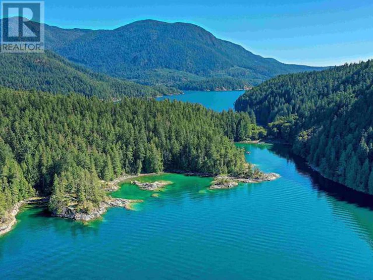 Portage Cove, Campbell River Area Small Islands, BC - 8
