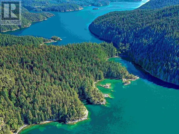 Portage Cove, Campbell River Area Small Islands, BC - 11