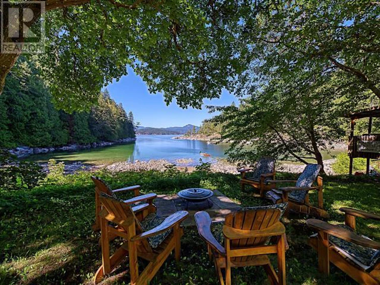 Portage Cove, Campbell River Area Small Islands, BC - 23