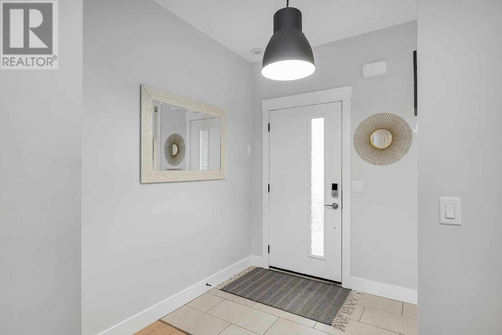 1933 Ethel Street, Kelowna, BC, V1Y 2Z6 - 3