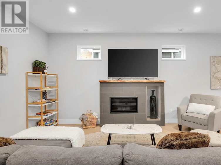 1933 Ethel Street, Kelowna, BC, V1Y 2Z6 - 9
