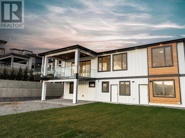 718 Carnoustie Drive, Kelowna, BC, V1P 1V2 - 3