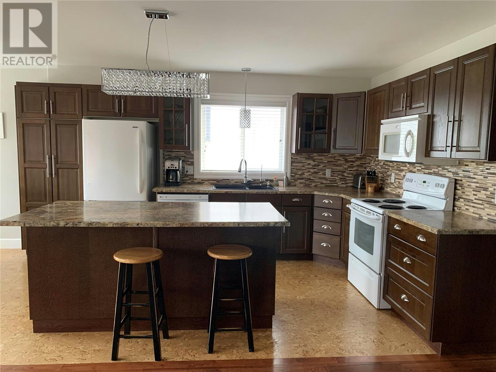 573 North Spruceview Place, Kelowna, BC, V1V 1S7 - 9